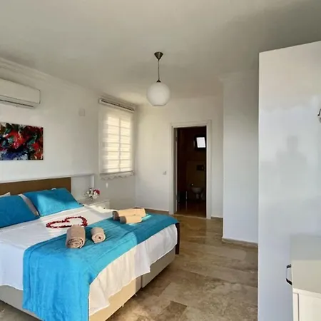 3 Bedroom - 3686 *