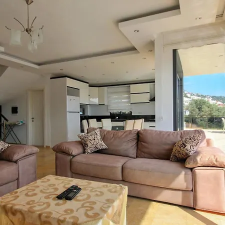 3 Bedroom - 3686 *